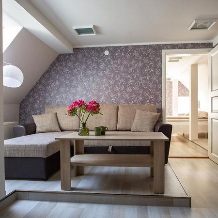Suviste Guesthouse Kuressaare Buitenkant foto