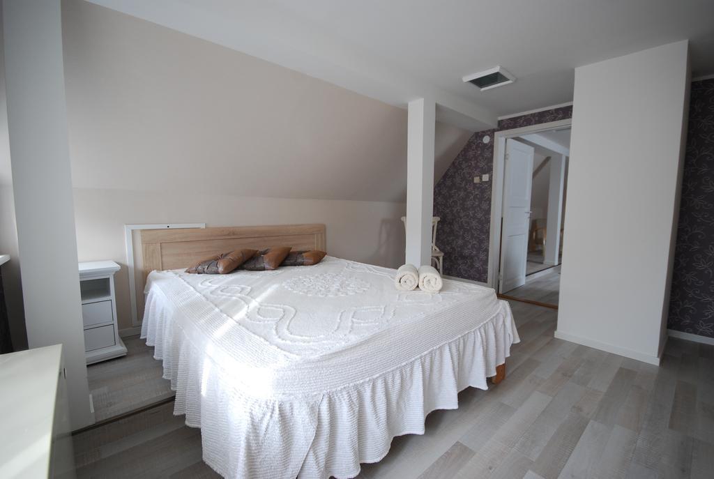 Suviste Guesthouse Kuressaare Kamer foto
