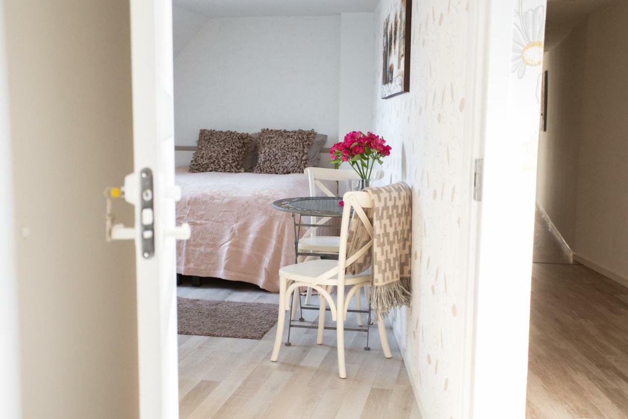 Suviste Guesthouse Kuressaare Buitenkant foto