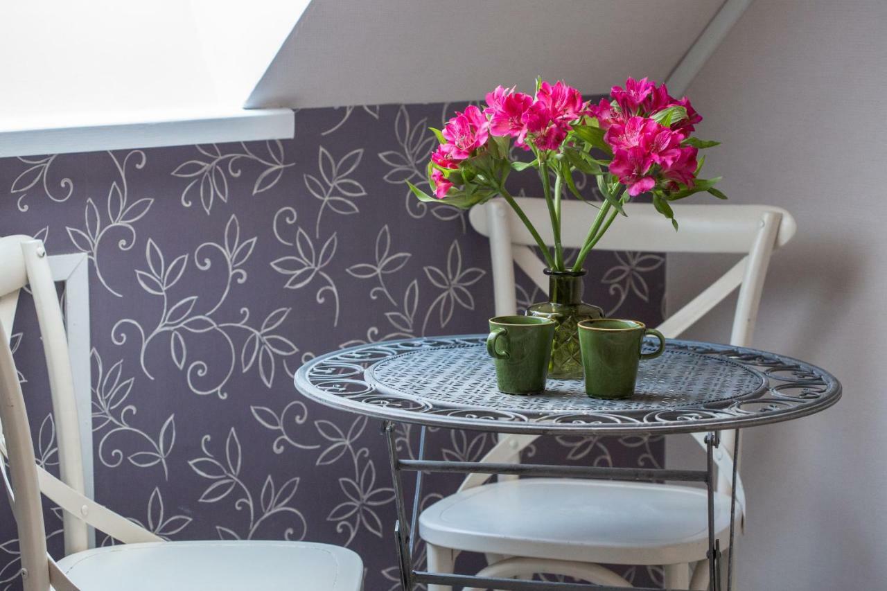 Suviste Guesthouse Kuressaare Buitenkant foto