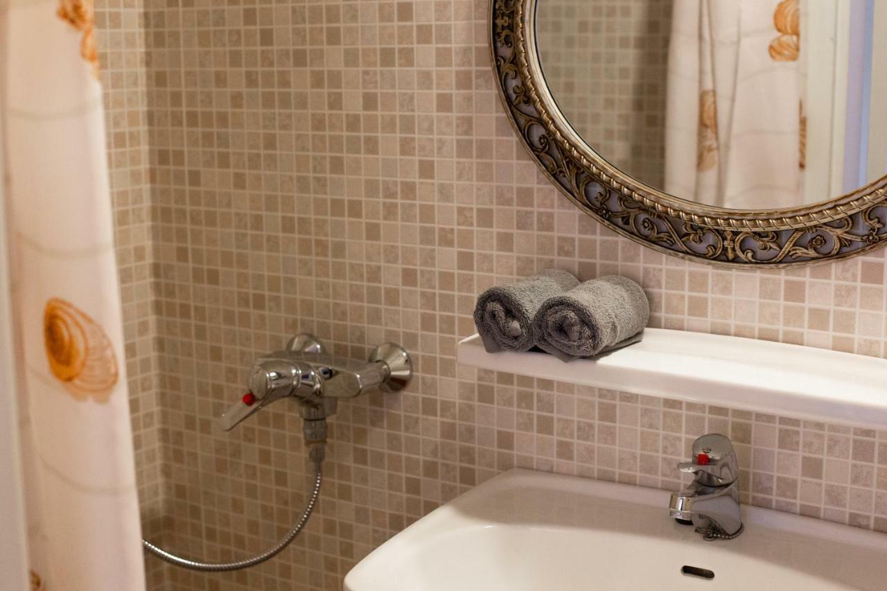 Suviste Guesthouse Kuressaare Buitenkant foto