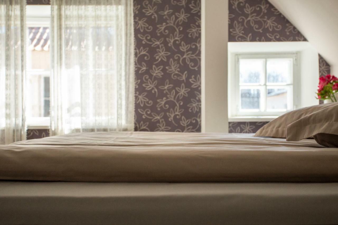 Suviste Guesthouse Kuressaare Buitenkant foto